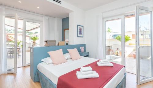 Four-Bedroom Deluxe Apartment