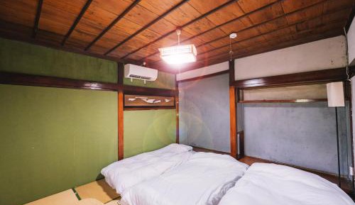 Economy Triple Room with Shared Bathroom