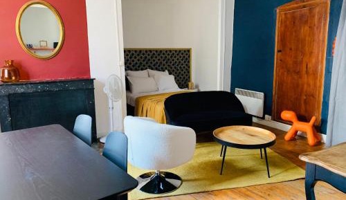 Studio Apartment with One Double Bed