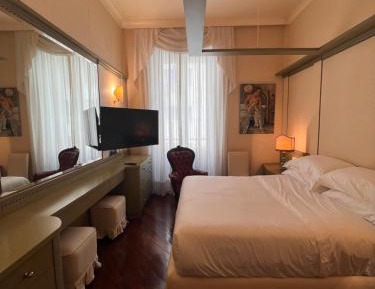 Two-Bedroom Deluxe Apartment