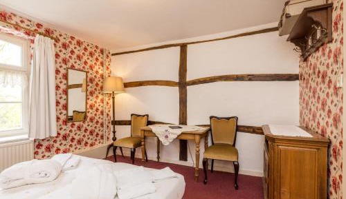 Twin Room with Private Bathroom