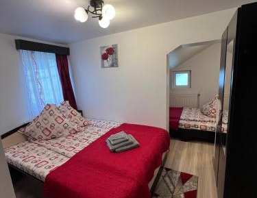 Quadruple Room with Private Bathroom