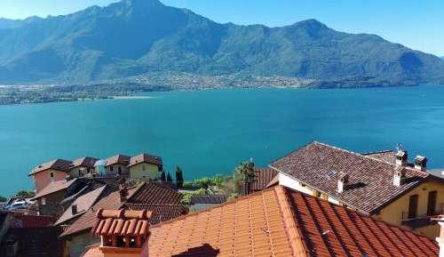 Apartment with Lake View