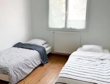 Single Bed in Mixed Dormitory Room