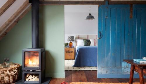 One-Bedroom Apartment with Sea View and Balcony