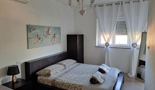 Three-Bedroom Apartment with Balcony