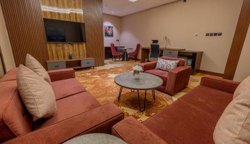 Deluxe King Suite