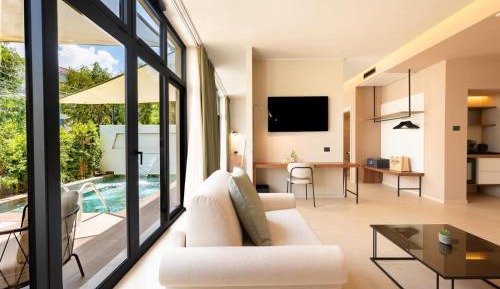 Suite with Private Pool