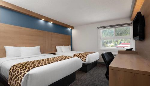 Queen Room with Two Queen Beds - Non-Smoking