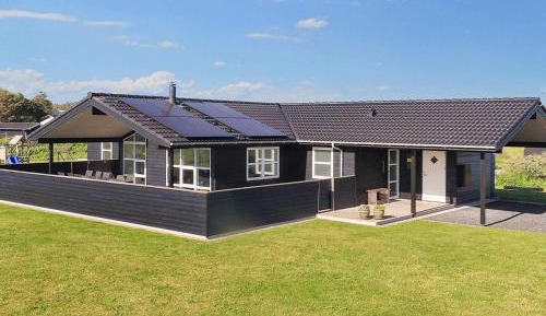 Five-Bedroom Holiday Home