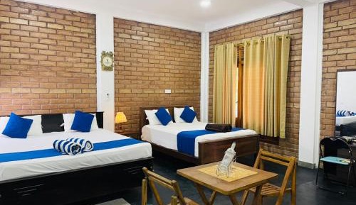 Family Room with Garden View