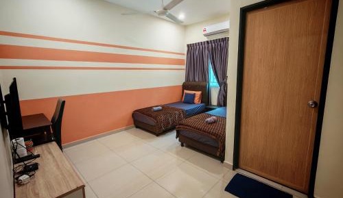 Twin Room with Private Bathroom