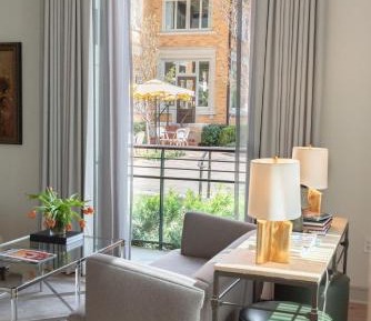 Tower Luxury Large Suite