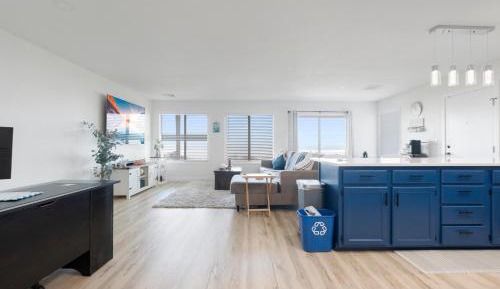 Deluxe Suite with Sea View