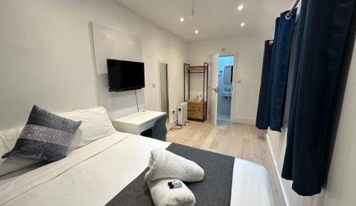 Double Room with Private Bathroom