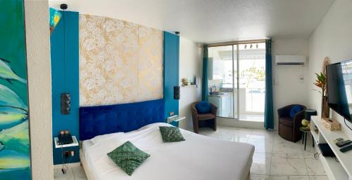 Studio Apartment with Sea View