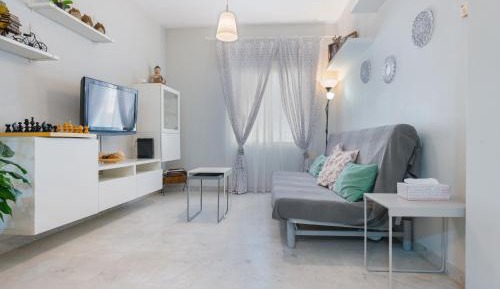 Superior One-Bedroom Apartment