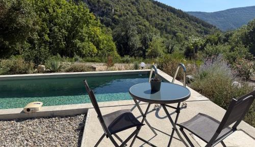 One-Bedroom Apartment with Garden View