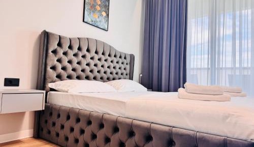 One-Bedroom Apartment with Terrace
