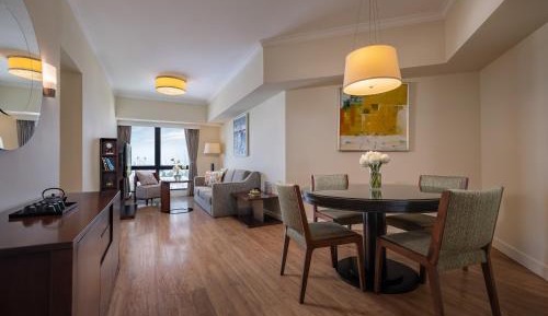 One-Bedroom Premier Apartment