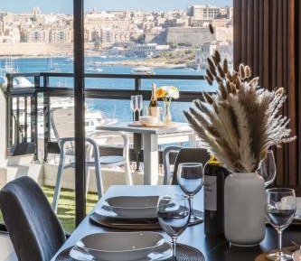 Two-Bedroom Apartment with Balcony and Sea View