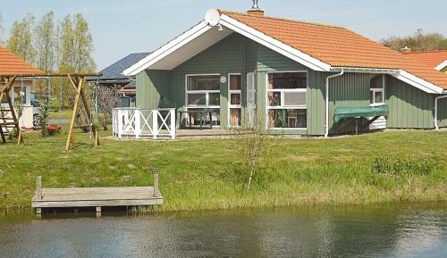 Three-Bedroom Holiday Home 
