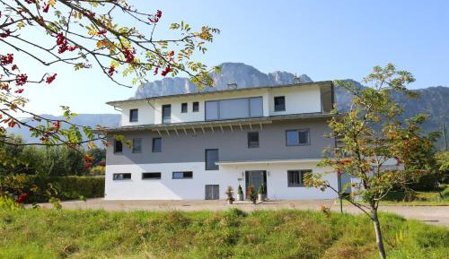 Three-Bedroom Deluxe Apartment