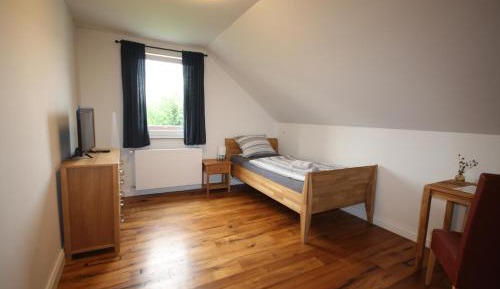 Single Room with Shared Bathroom