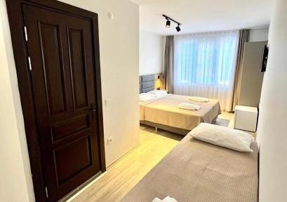 Deluxe Double Room (2 Adults + 1 Child)