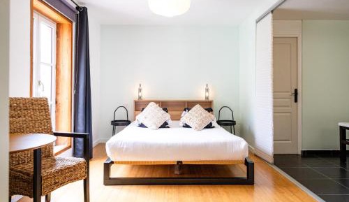 Deluxe Double Room with Bath