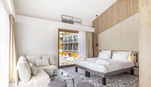 Executive Suite with Balcony