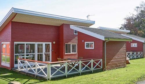 Three-Bedroom Holiday Home 