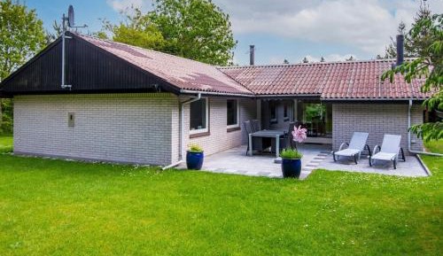 Three-Bedroom Holiday Home 