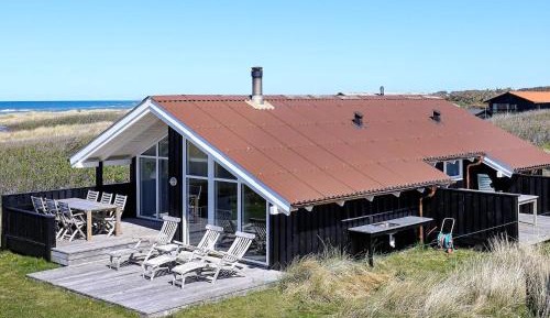 Three-Bedroom Vacation Home 