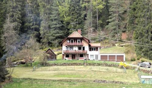 Three-Bedroom Holiday Home 