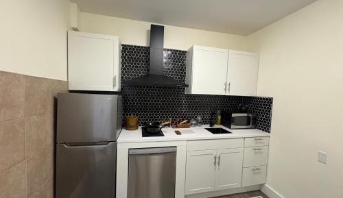 Studio Apartment with Queen Bed