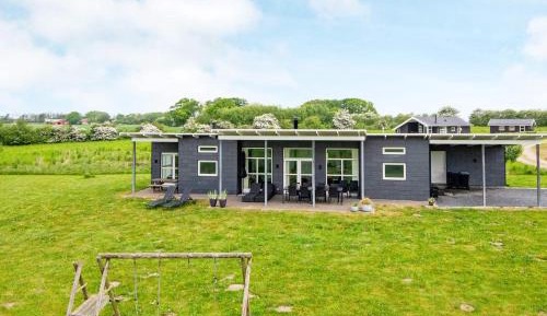 Four-Bedroom Holiday Home