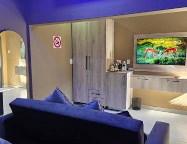Deluxe Family Room
