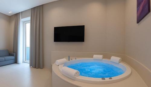 Deluxe Double or Twin Room with Spa Bath