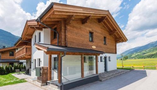 Four-Bedroom Holiday Home