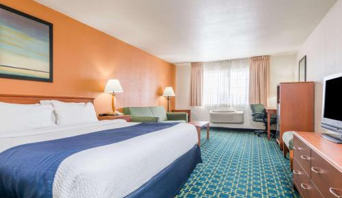 King Room - Non-Smoking