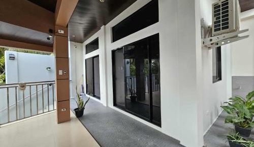 One-Bedroom Apartment with Balcony and Sea View