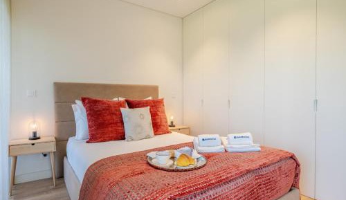 One-Bedroom Apartment with Balcony