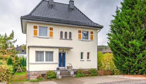 Six-Bedroom Villa 