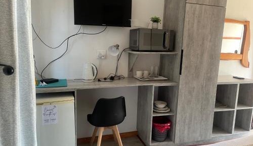 Deluxe Double Room (2 Adults + 1 Child)
