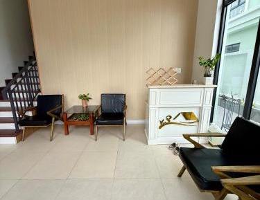 One-Bedroom Apartment with Balcony