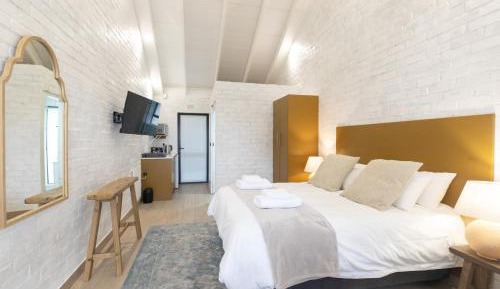 Standard Queen Room