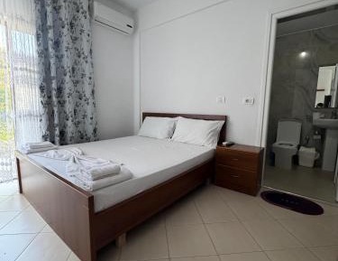 Room #1475282601