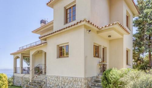 Four-Bedroom Villa