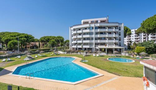 Two-Bedroom Deluxe Apartment with Balcony